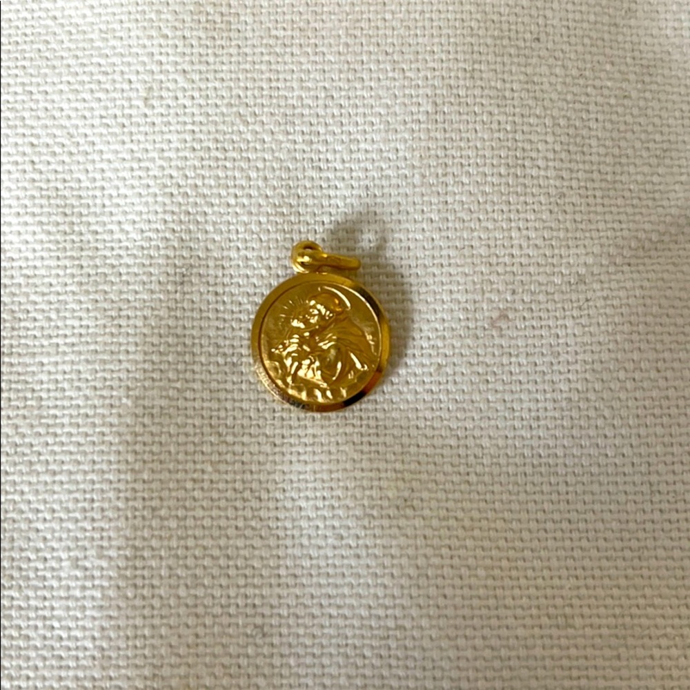 18kt Solid Yellow Gold San Antonio Medal
